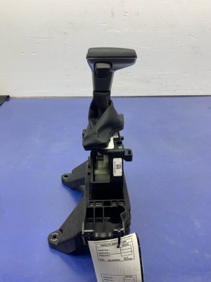 2022-2024 Hyundai Santa Cruz Automatic Floor Shifter Assembly with Knob and Boot (Used OEM)