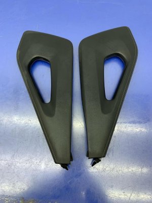 2020-2025 Kia Telluride Black Center Console Grab Handle with Heated and Cooled Seat Switches (Used OEM)