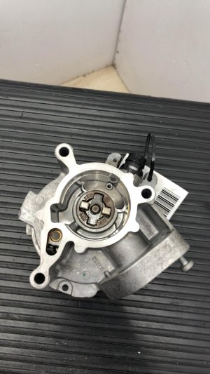 2017-2020 Audi A4 Engine Vacuum Pump Assembly (Used OEM)