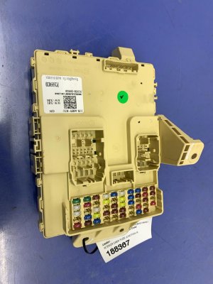 2020-2022 Kia Telluride Interior Cabin Fuse Junction Relay Box Assembly (Used OEM)