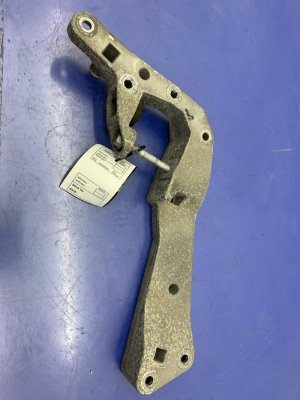 2018-2022 BMW M550i xDrive Transmission Crossmember Mount (Used OEM)
