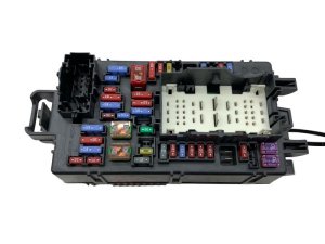2019-2022 Chevrolet Silverado 1500 Dash Cabin Junction Fuse Box - Front (Used OEM)