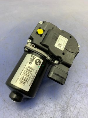 2017-2019 BMW 528i Windshield Wiper Motor Assembly - Front (Used OEM)