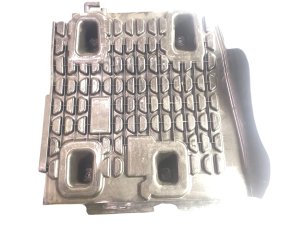  Tesla Model x Footwell Bracket - Front (Used OEM)