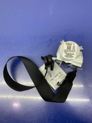 2018-2021 Lincoln Navigator Second Row Seat Belt Assembly - Rear, Left (Driver) (Used OEM)