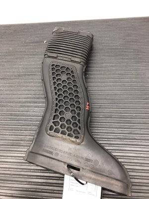 2015-2016 Mercedes-Benz GL450 Engine Air Intake Tube Duct - Front, Left (Driver) (Used OEM)