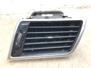 2012-2015 Mercedes-Benz ML350 Outer Dash Panel Vent Grille - Front (Used OEM)