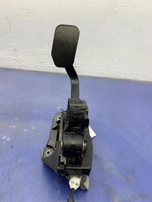 2018-2021 Lincoln Navigator Adjustable Accelerator Pedal Assembly (Used OEM)