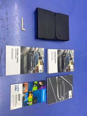 2016-2019 BMW 740i Owners Instruction Manual Booklet Set with Case (Used OEM)