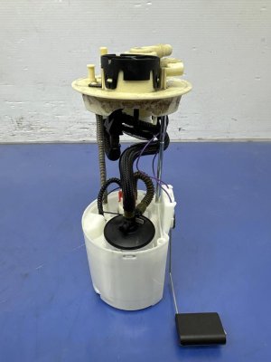 2022-2023 Jeep Wagoneer Tank Mounted Fuel Pump Assembly (Used OEM)