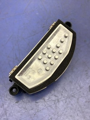 2018-2021 Volvo V90 Blower Motor Resistor (Used OEM)