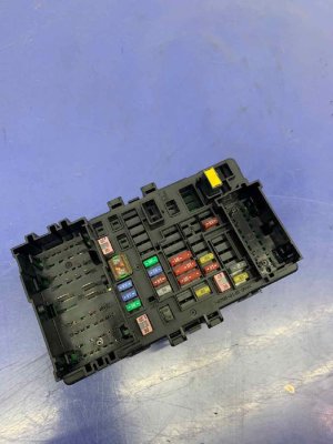 2016-2020 Chevrolet Tahoe Dashboard Fuse and Relay Box (Used OEM)