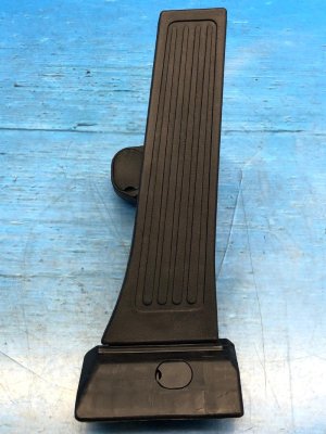 2020-2022 Kia Telluride Accelerator Pedal Assembly with Travel Sensor (Used OEM)