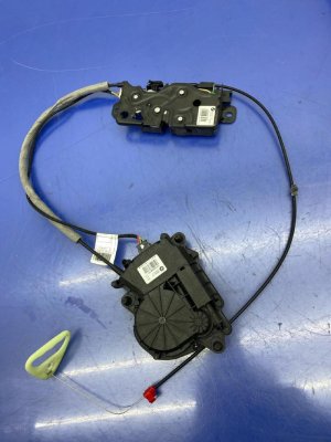 2017-2023 BMW 528i Deck Lid Latch with Release Actuator Motor - Rear (Used OEM)