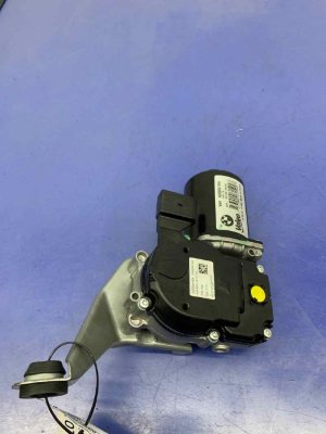 2017-2022 BMW Alpina B7 Black Front Windshield Wiper Motor and Transmission Assembly (Used OEM)