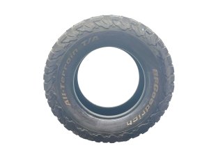 2007-2014 Toyota FJ Cruiser 265/70R17 All-Terrain Tire (Used OEM)