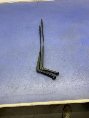 2018-2024 Audi S5 Windshield Wiper Arm Set - Front, Left (Driver) (Used OEM)