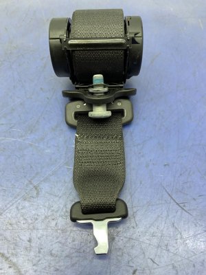 2018-2021 Buick Enclave Gray 3rd Row Center Seat Belt Assembly - Rear, Left (Driver) (Used OEM)