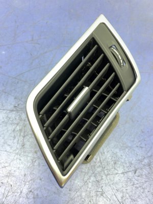 2012-2015 Mercedes-Benz ML350 Outer A/C Air Vent - Front (Used OEM)