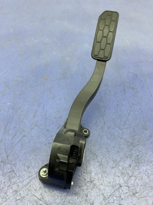 2017-2019 Jaguar XE Accelerator Pedal Assembly (Used OEM)