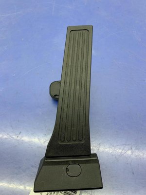 2022-2024 Hyundai Santa Cruz Accelerator Pedal Assembly with Travel Sensor (Used OEM)