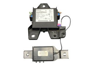 2020 Jeep Gladiator Keyless Entry Hub Receiver with Antenna - Front (Used OEM)