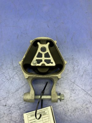 2021-2024 Volvo XC40 Engine Torque Rod Mount - Front (Used OEM)