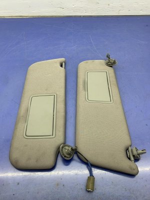 2018-2024 Honda Odyssey Gray Illuminated Sun Visor with Mirror - Front, Right (Passenger) (Used OEM)
