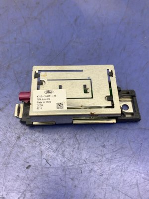 2019-2020 Ford Edge Antenna Control Module (Used OEM)