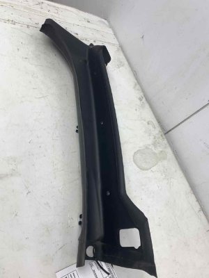 2018-2024 Lincoln Navigator Upper Quarter Trunk Molding - Rear (Used OEM)