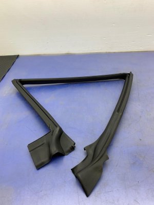 2021-2025 Ford Bronco Door Weatherstripping - Front, Right (Passenger) (Used OEM)