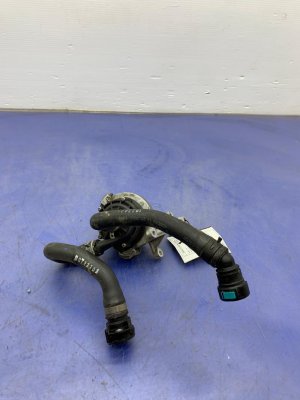 2021-2024 Volvo XC40 Battery Water Coolant Pump - Front (Used OEM)