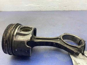 2019-2023 GMC Sierra 2500 HD Engine Piston and Connecting Rod Assembly (Used OEM)