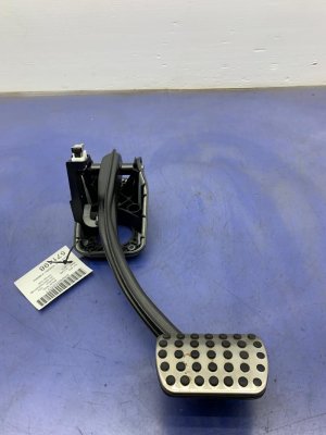 2012-2015 Mercedes-Benz ML350 Brake Pedal Assembly (Used OEM)