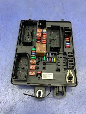 2014-2019 Cadillac ATS Trunk Fuse Relay Junction Box - Rear (Used OEM)