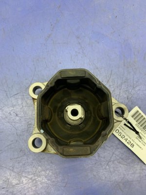 2021-2024 Volvo XC40 Engine Mounting Pad (Used OEM)