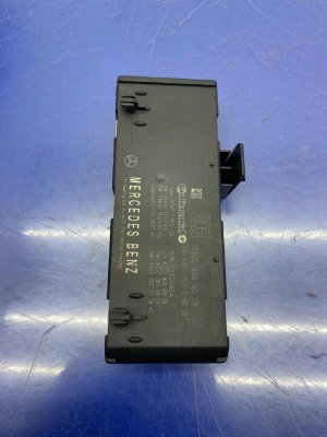 2015-2017 Mercedes-Benz S500 Trunk Lid Release Control Module (Used OEM)