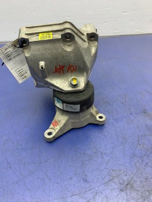 2014-2016 Hyundai Genesis Engine Mount with Bracket - Right (Passenger) (Used OEM)
