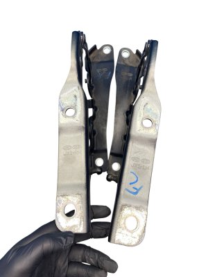 2021-2025 Genesis GV80 Hood Hinge Set - Front, Right (Passenger) (Used OEM)