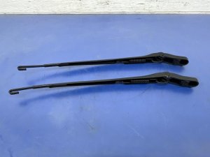 2018-2024 Lincoln Navigator Windshield Wiper Arm Set - Front (Used OEM)