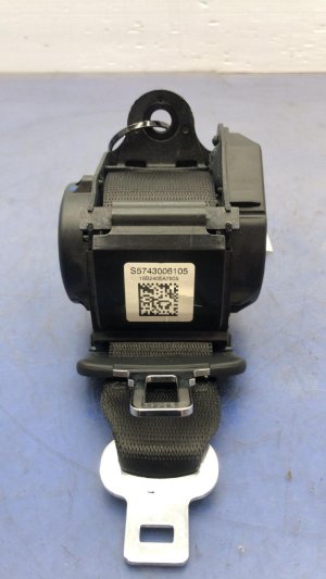 2017-2023 BMW 530i Black Center Seat Belt Assembly - Rear, Right (Passenger) (Used OEM)