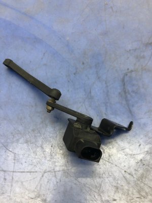 2012-2015 Mercedes-Benz ML350 Suspension Height Sensor - Front, Left (Driver) (Used OEM)