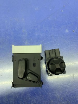 2017-2024 Maserati Levante Power Seat and Lumbar Support Switch - Front (Used OEM)