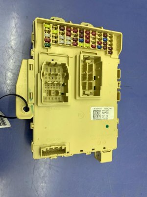 2022 Hyundai Santa Cruz Cabin Fuse Relay Junction Box (Used OEM)