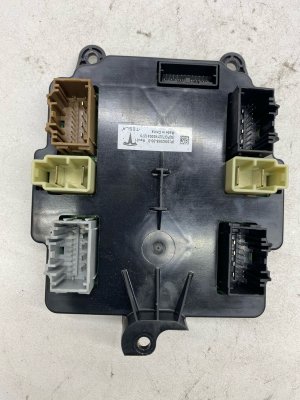  Tesla Model x Falcon Door Control Module - Rear (Used OEM)