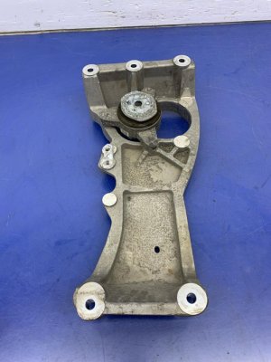 2017-2024 Maserati Levante Transmission Gearbox Mount Bracket (Used OEM)