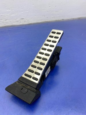2020-2022 Kia Telluride Accelerator Pedal Assembly with Travel Sensor (Used OEM)