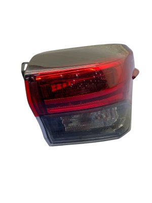 2015-2018 Porsche Cayenne LED Quarter Panel Mounted Taillight Assembly - Rear, Right (Passenger) (Used OEM)