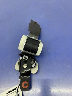 2020-2025 Kia Telluride Black 3rd Row Center Seat Belt Assembly - Rear, Right (Passenger) (Used OEM)