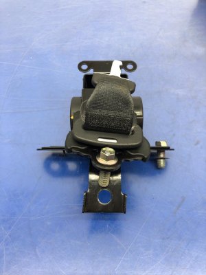 2018-2024 Honda Odyssey Black 3rd Row Center Seat Belt Assembly - Rear, Right (Passenger) (Used OEM)